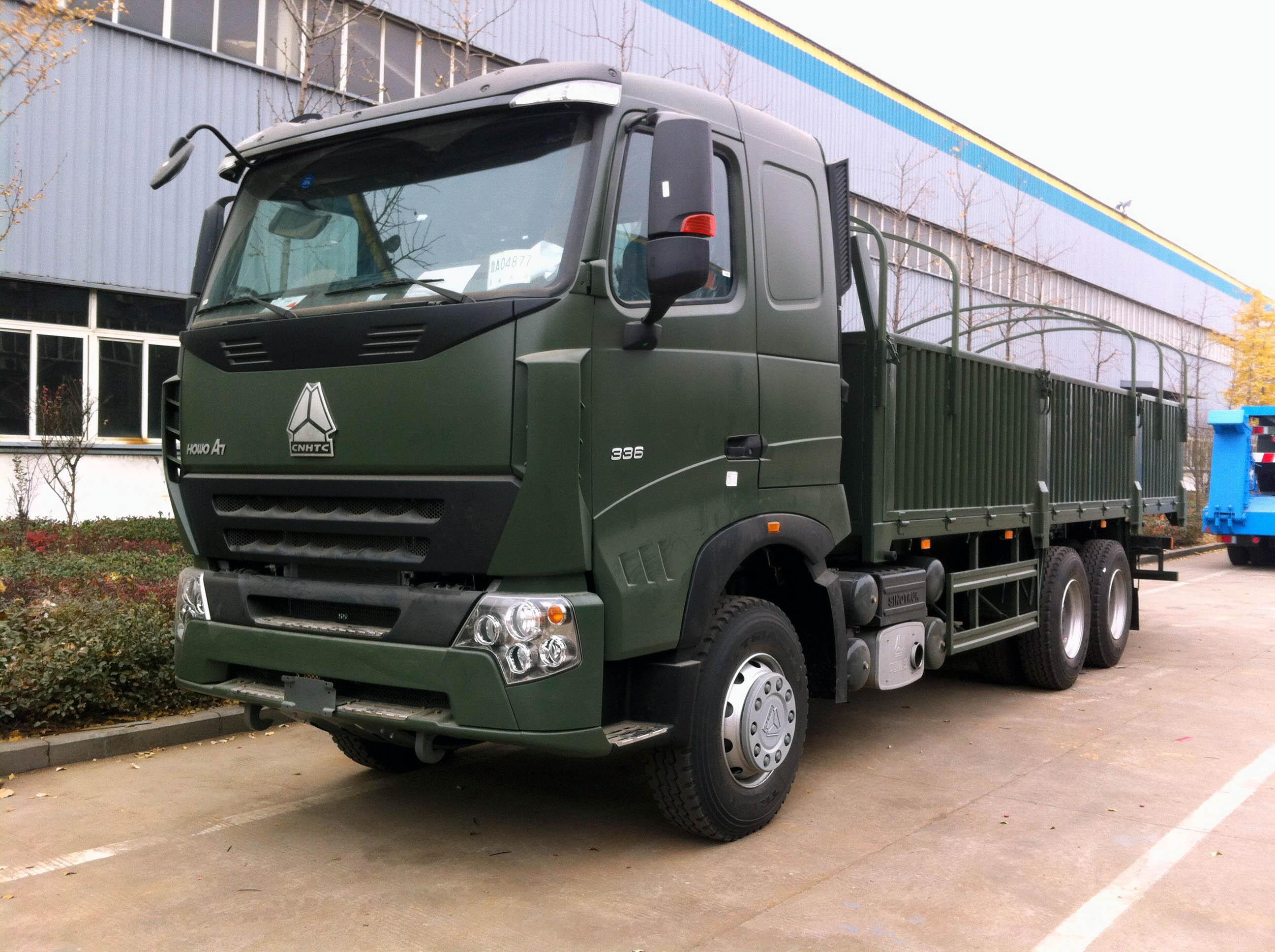 SINOTRUK Brand HOWO A7 6X4 Personnel Carrier Truck