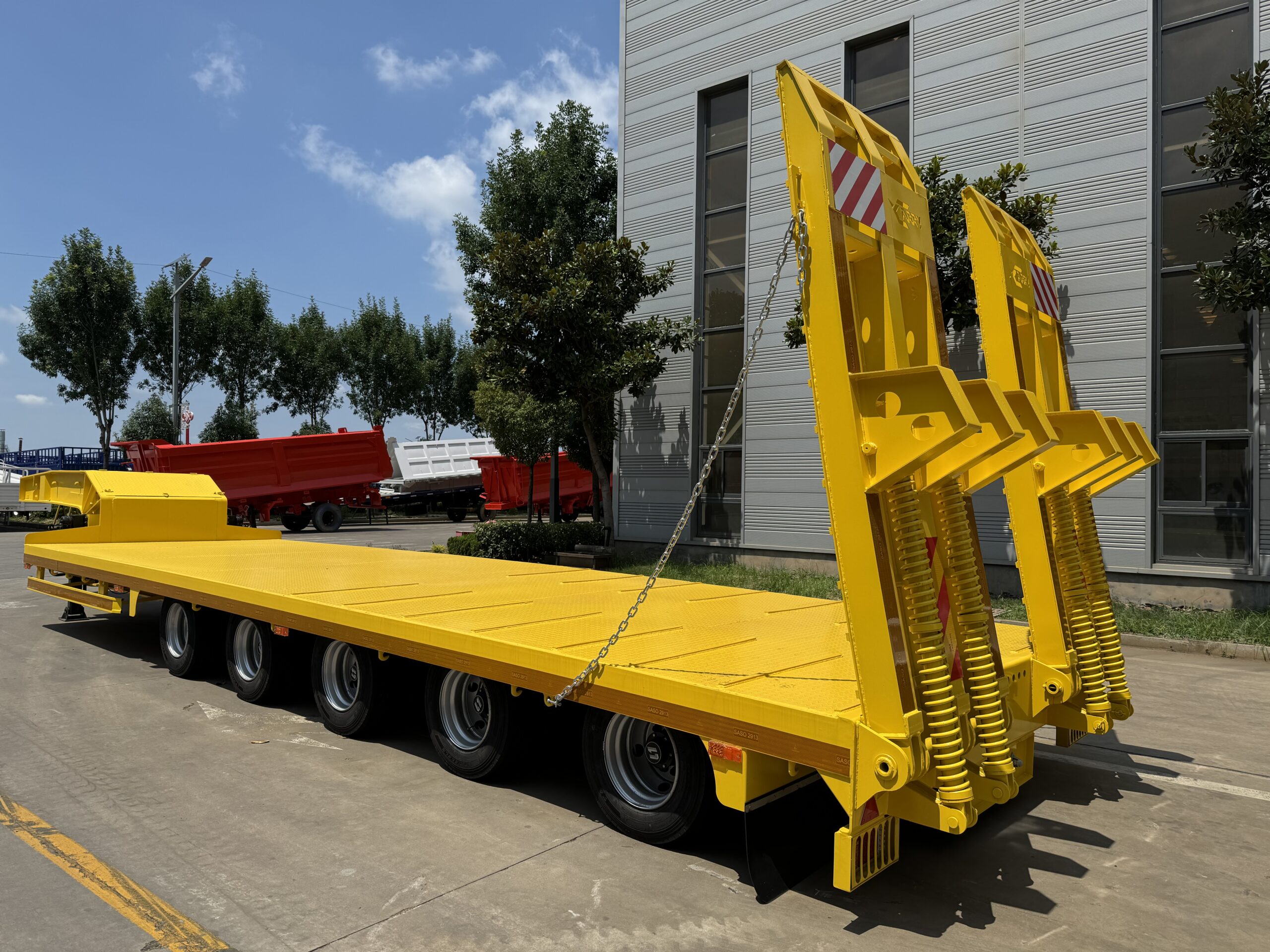 low bed trailer